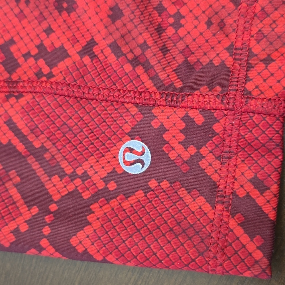 LULULEMON Womens 6 What The Sport Shorts Red Snakeskin Tights - Picture 2 of 5